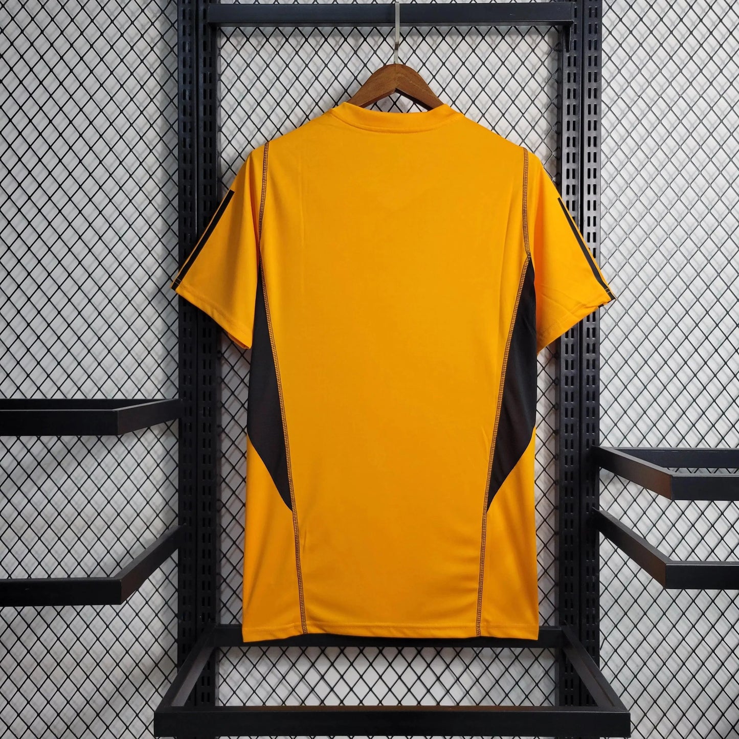 Internacional 2023/24 orange training shirt