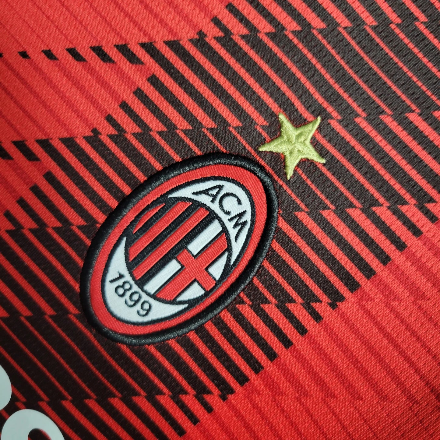 Kit domicile de l'AC Milan 2023/24 