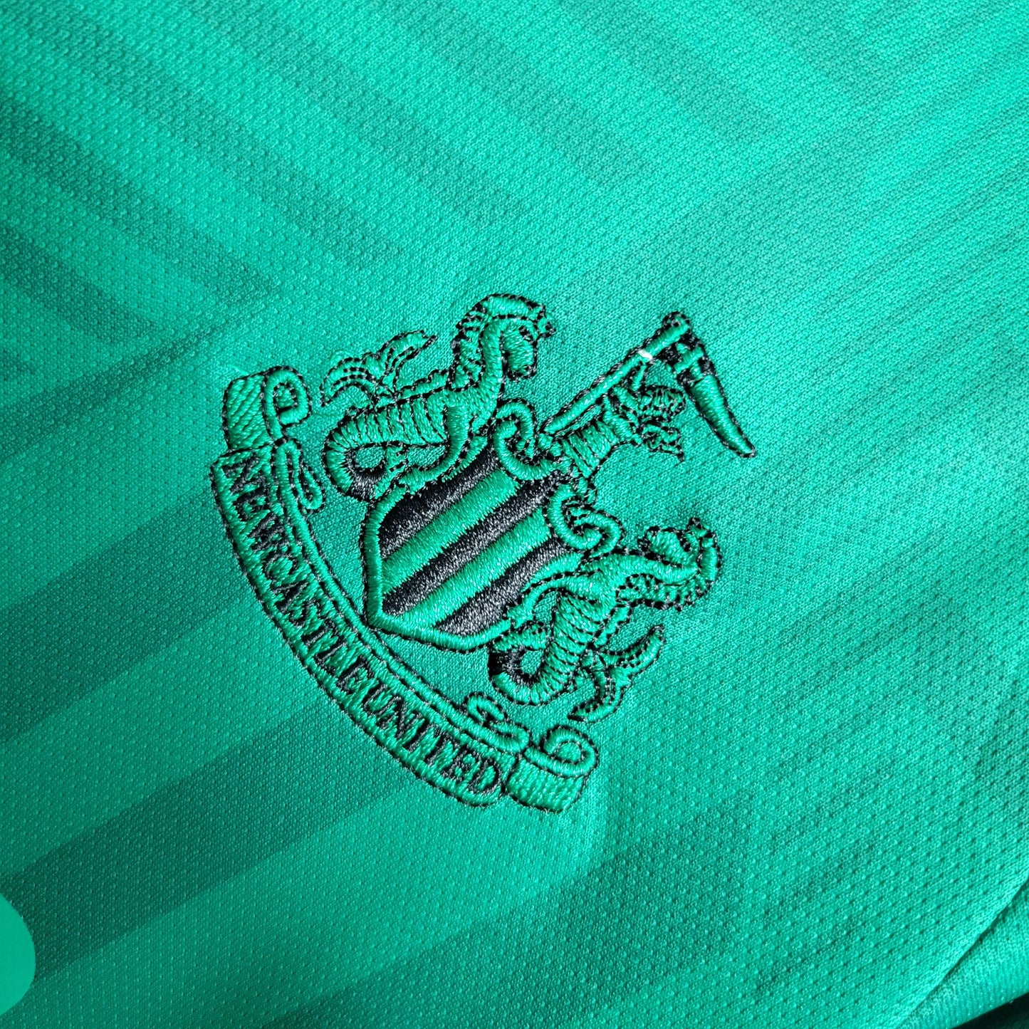 Kit Criança Secundário Newcastle 2023/24