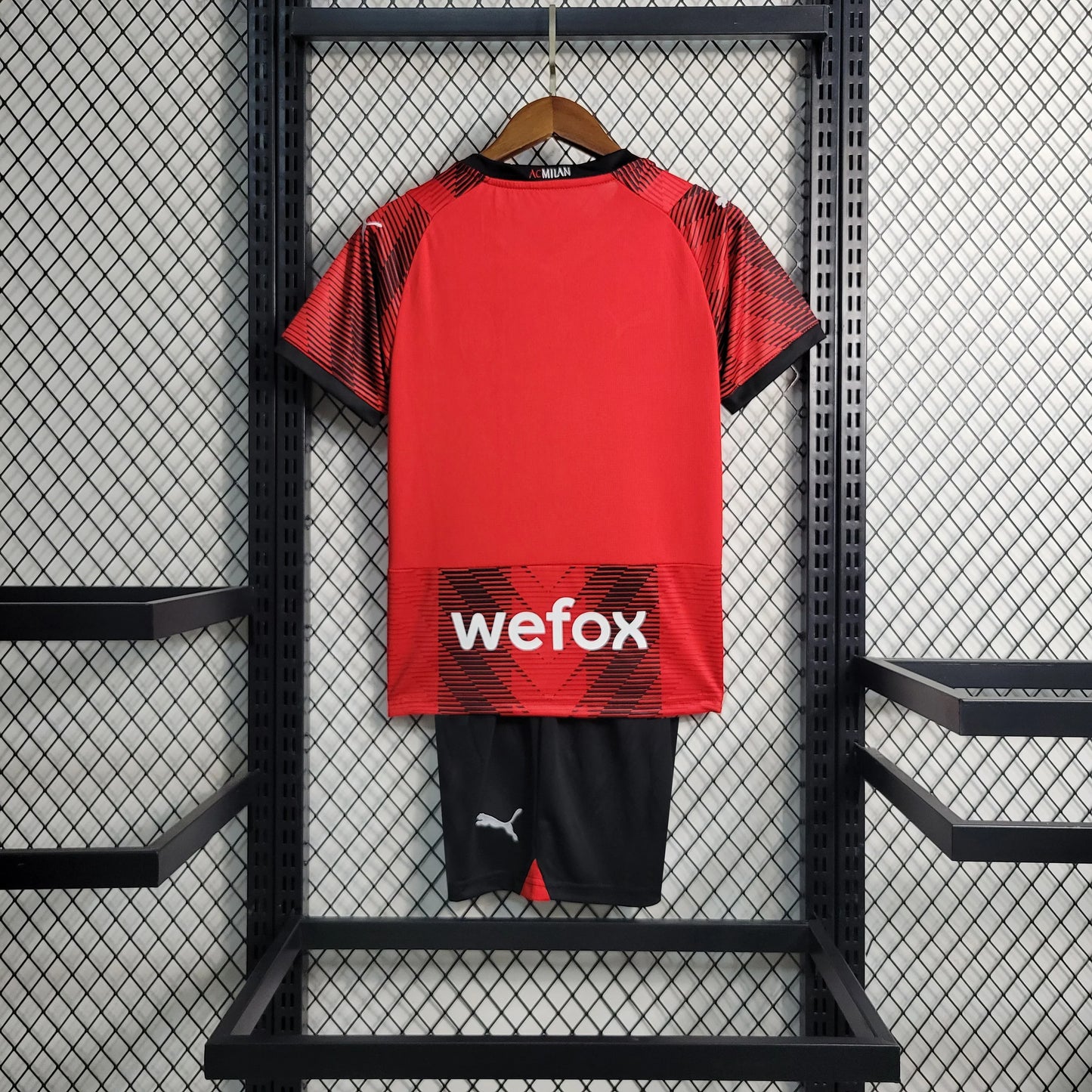 Kit domicile de l'AC Milan 2023/24 