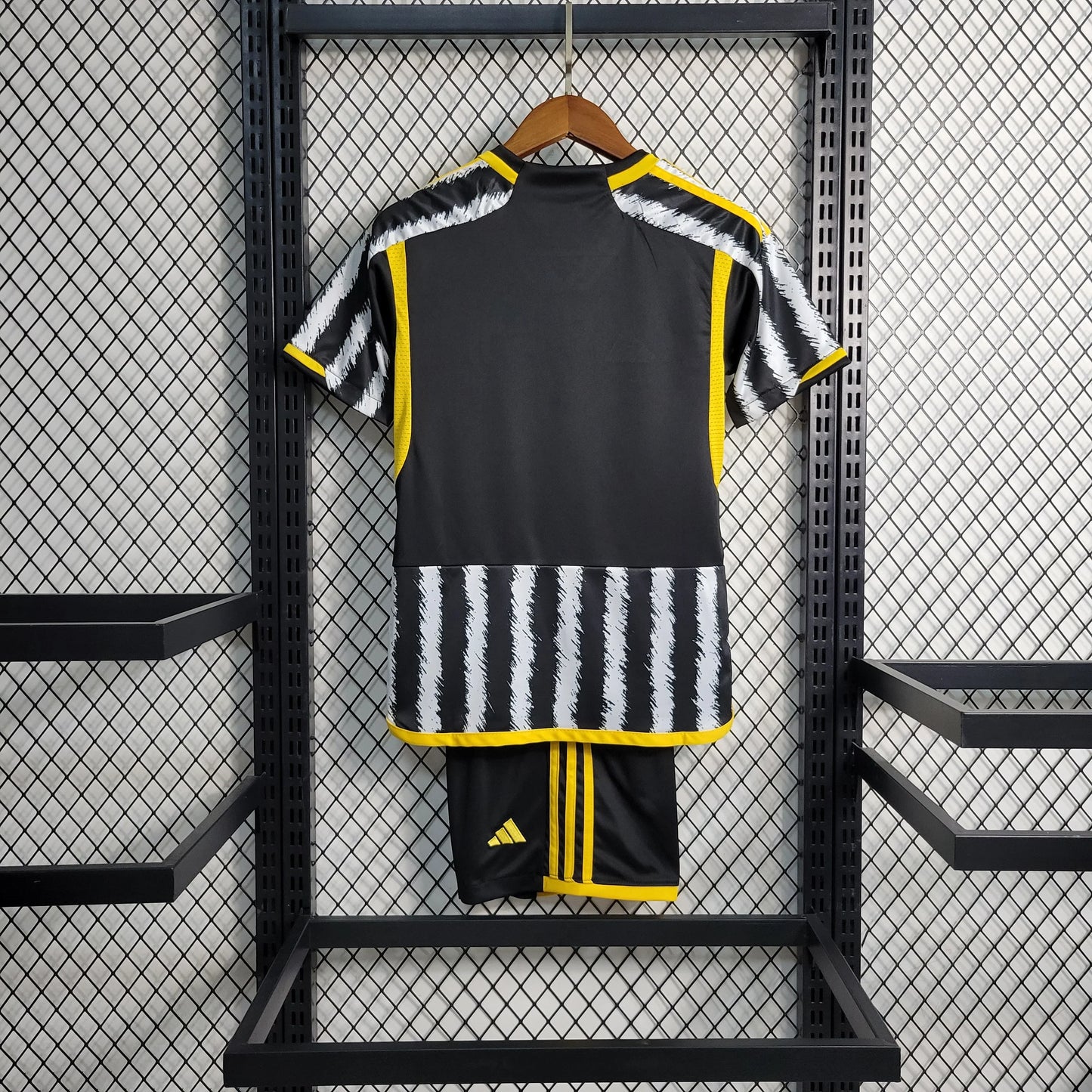 Kit Juventus Domicile Enfant 2023/24 