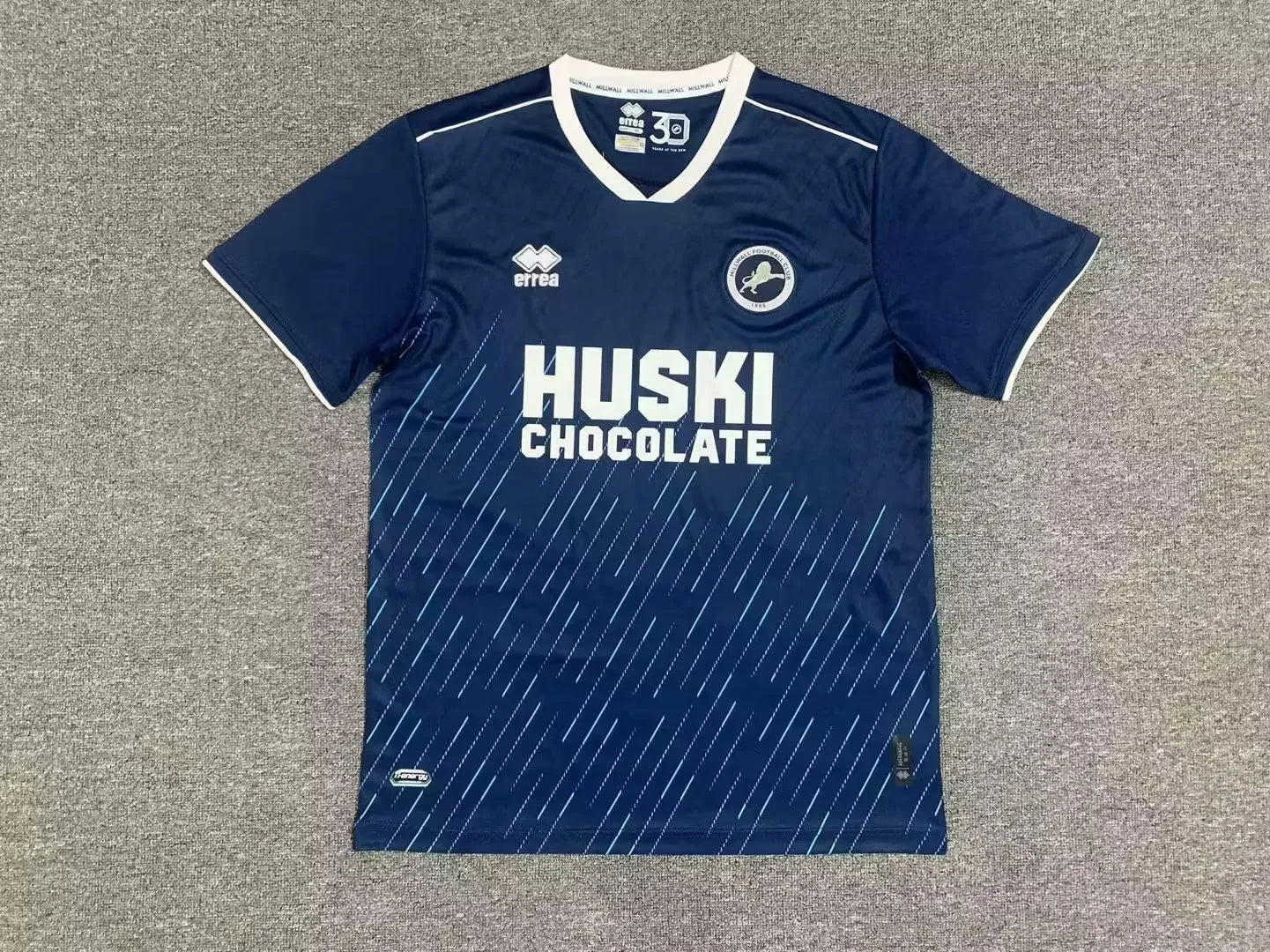 Camisola Principal Millwall 2023/24