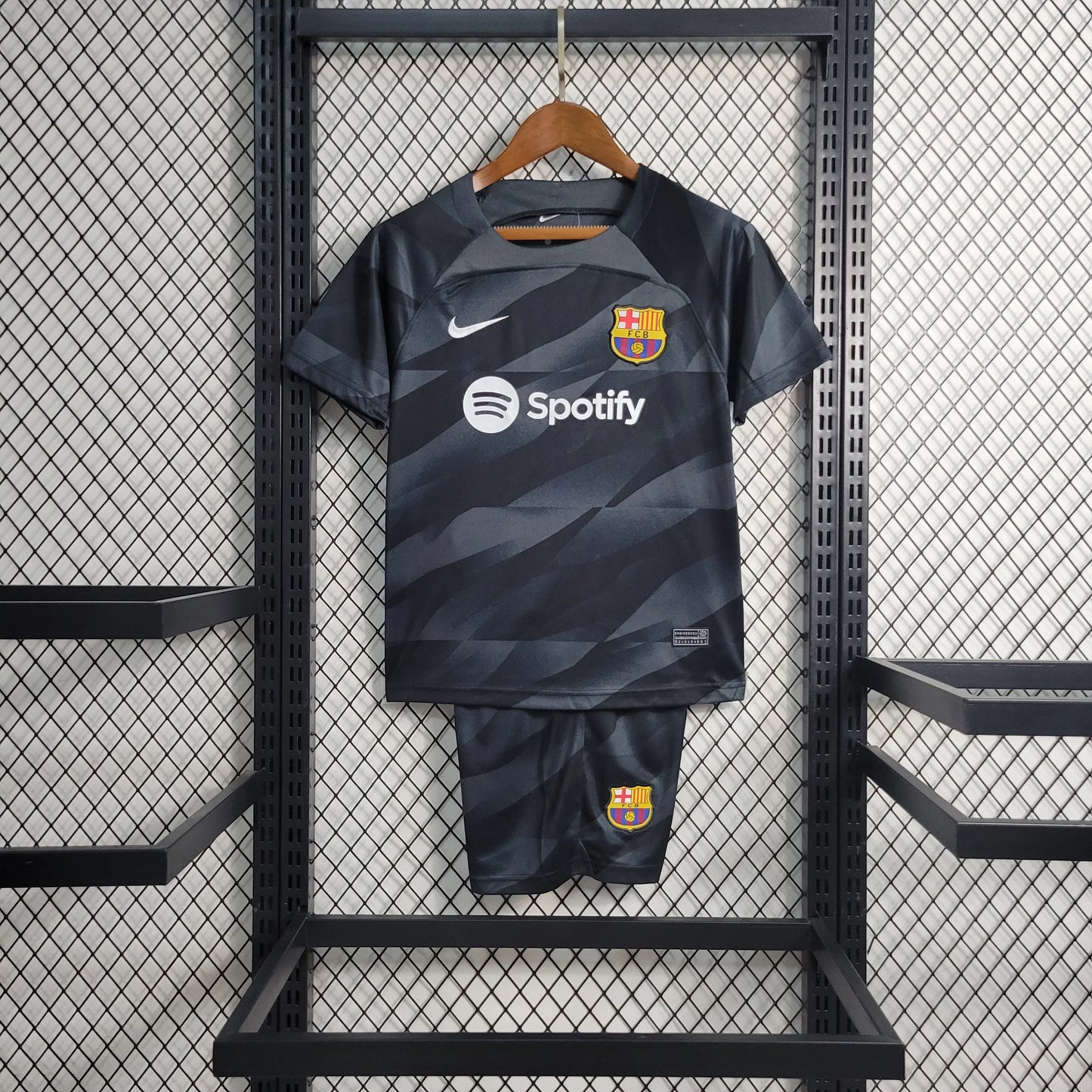 Kit Enfant GK Black Barcelone 2023/24 