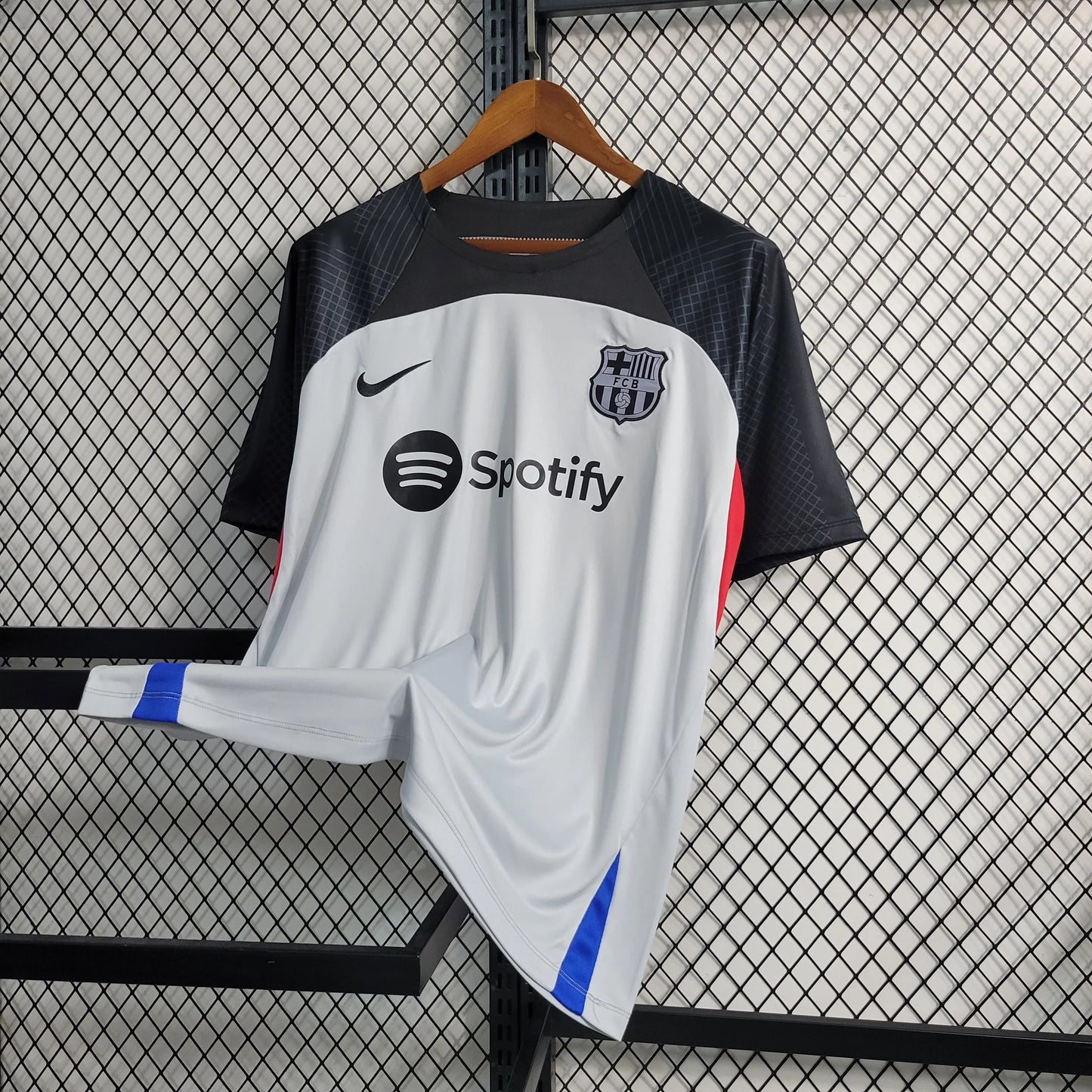 Maillot d'entraînement Barcelone noir et gris 2023/24 