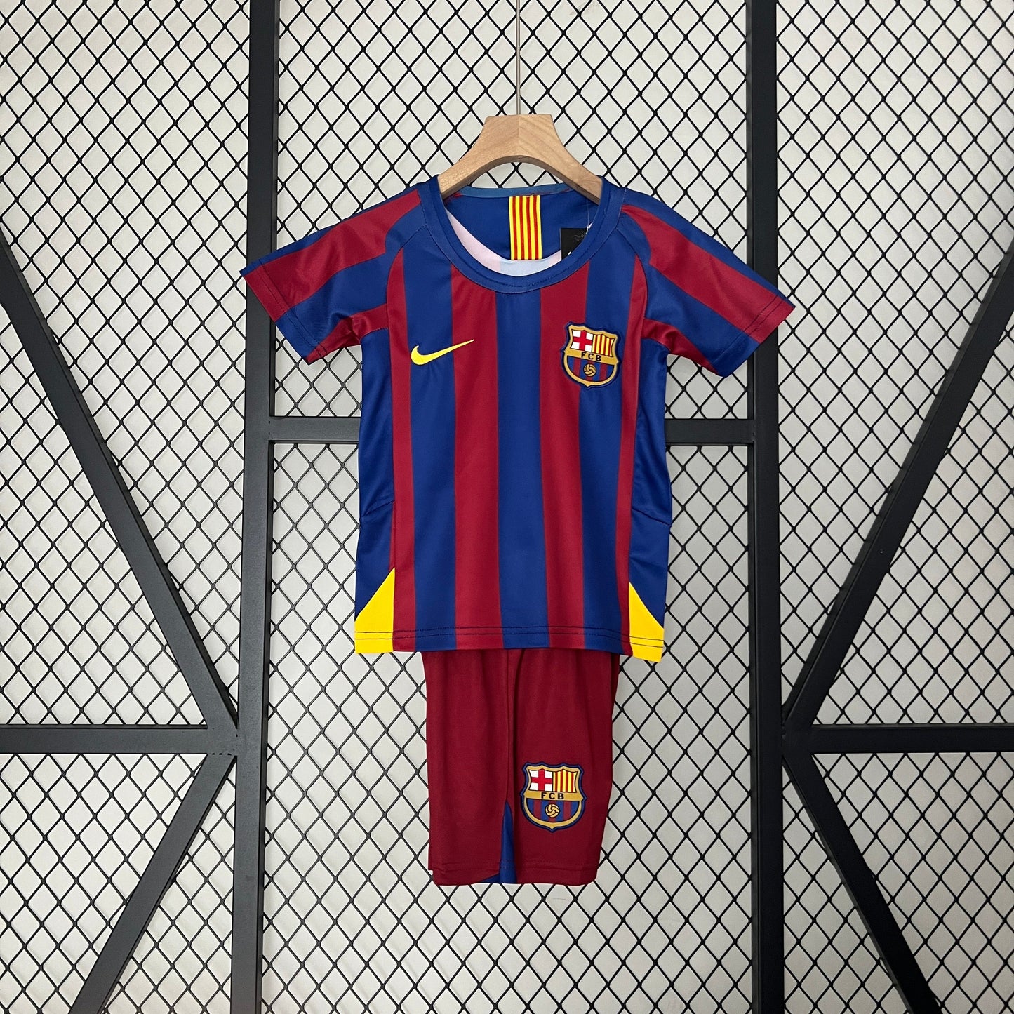 Kit Criança Principal Barcelona 2005/06