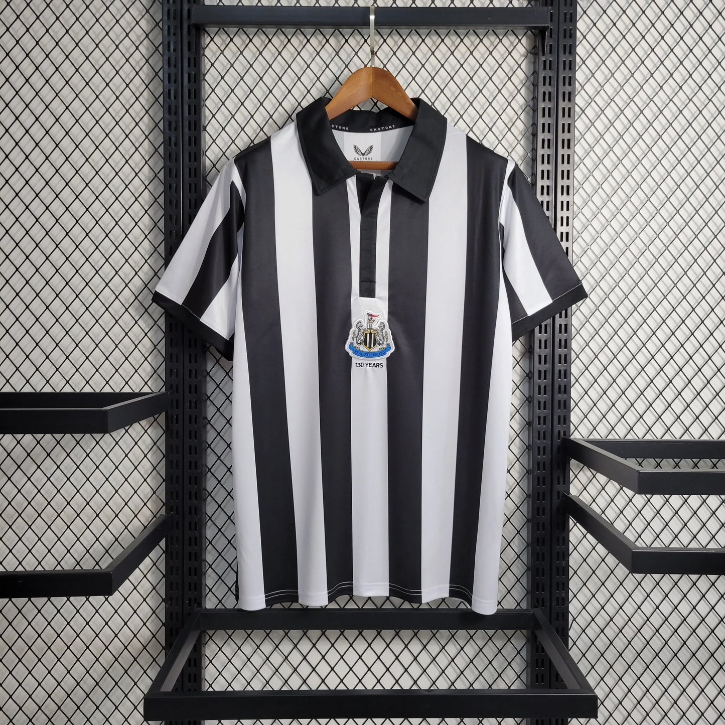 Maillot Newcastle 2023/24 édition domicile 130e anniversaire 