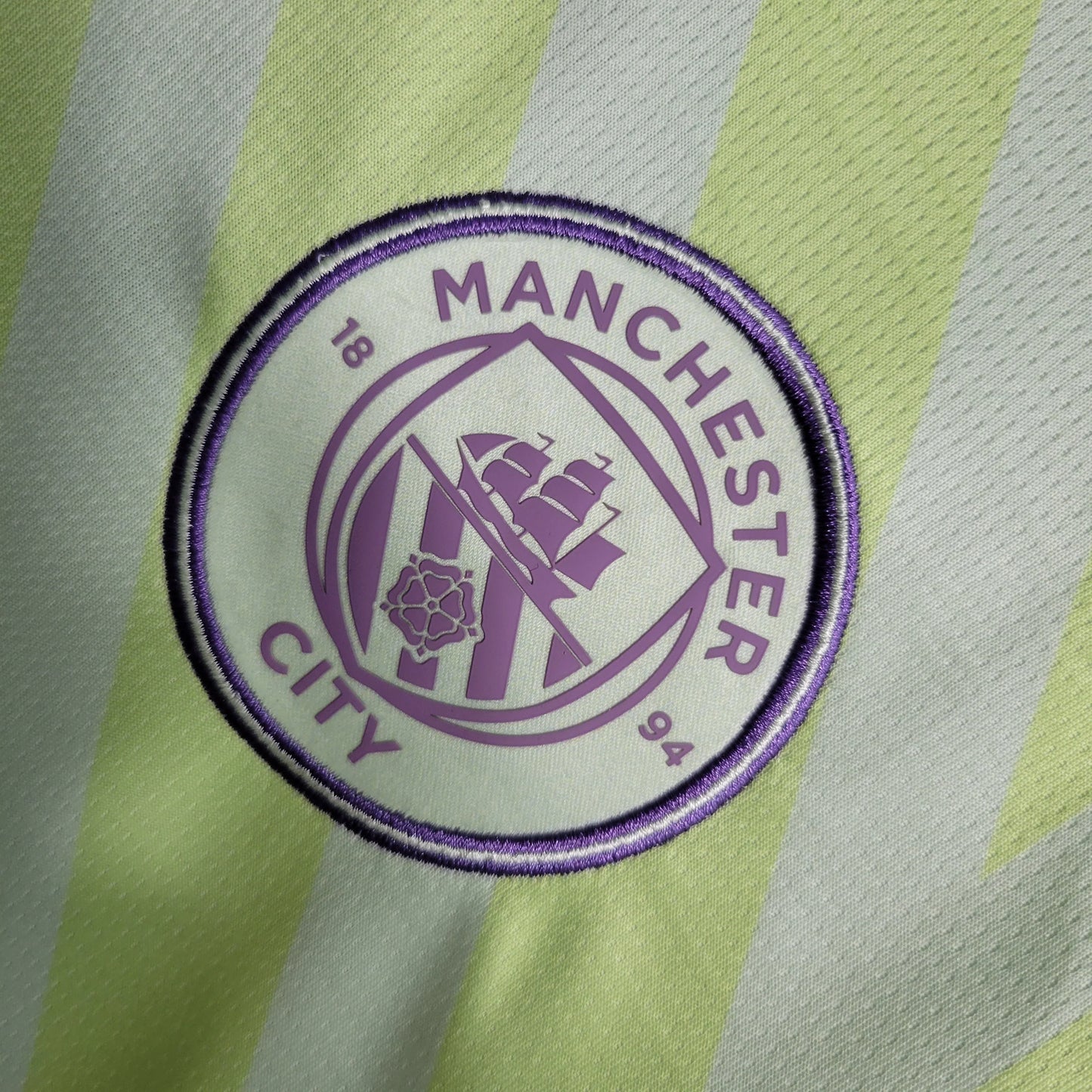 GK Manchester City 2023/24 Secondary Shirt