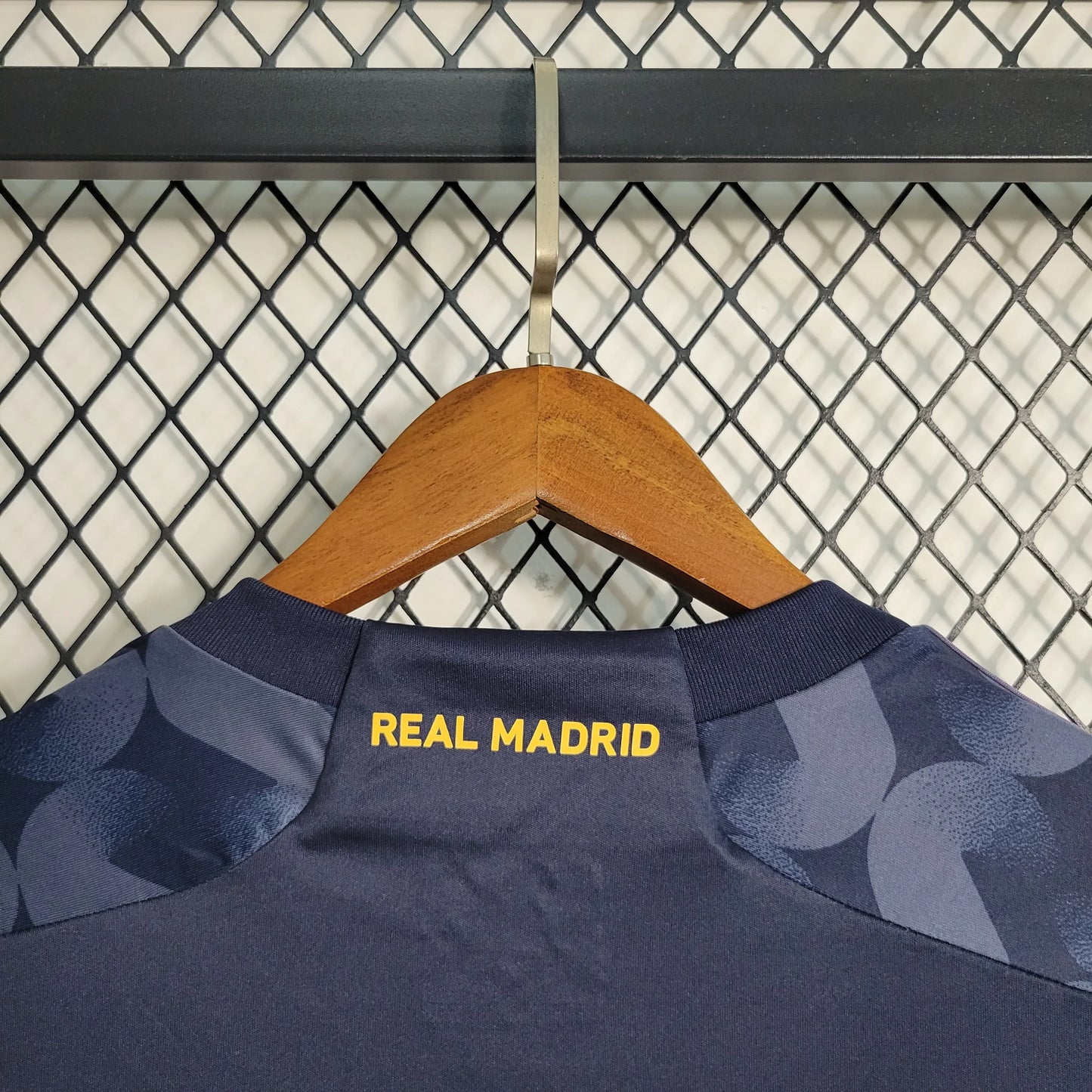 Maillot extérieur à manches longues du Real Madrid 2023/24 