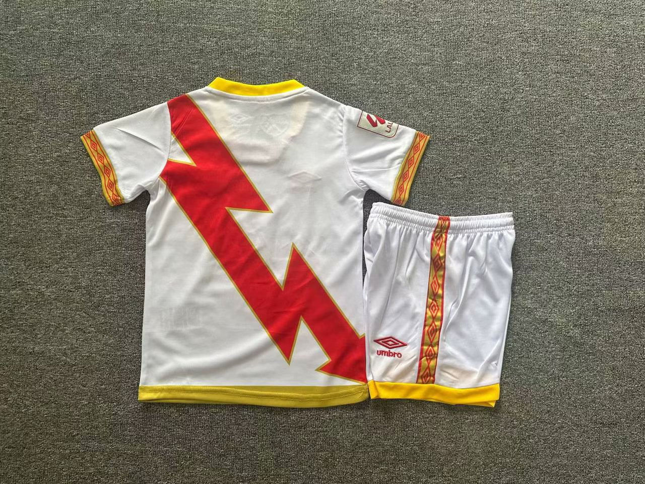 Kit Enfant Rayo Vallecano 2023/24 Domicile 