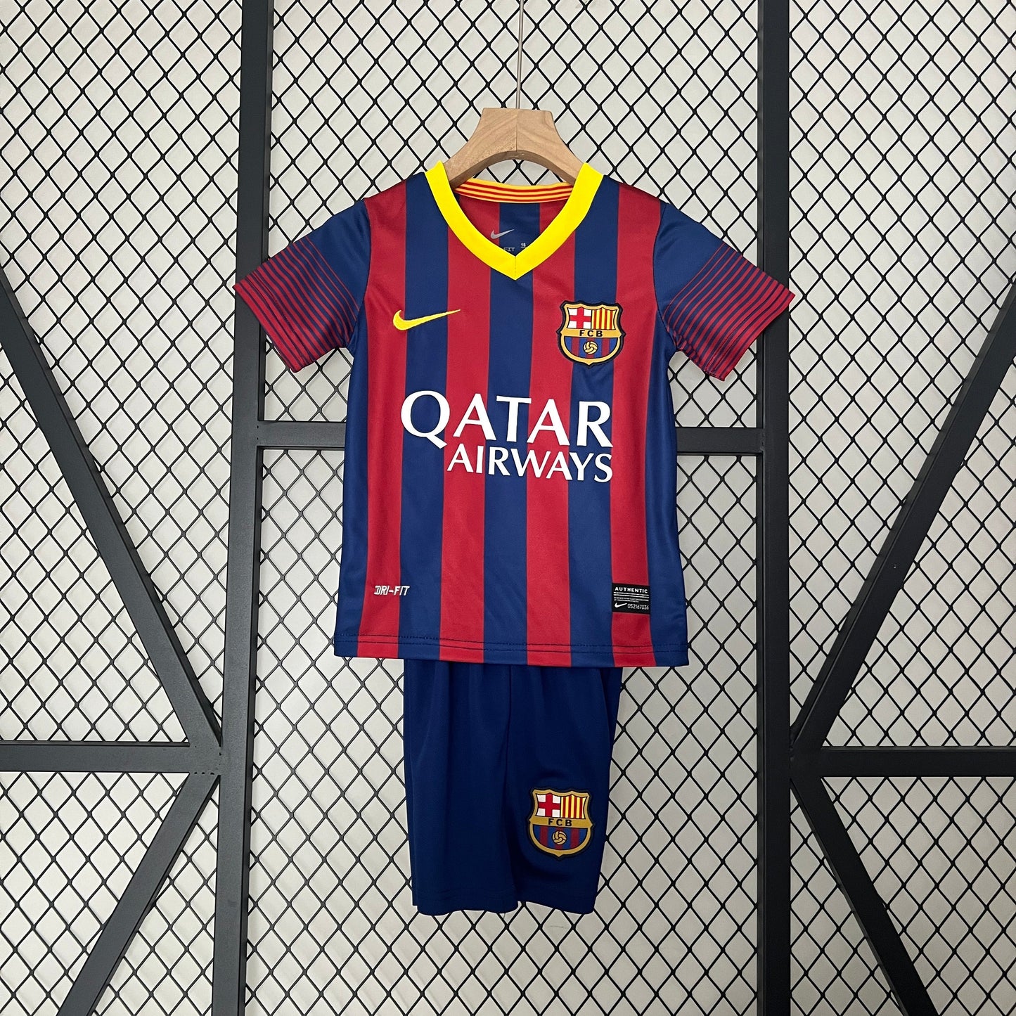 Kit Criança Principal Barcelona 2013/14