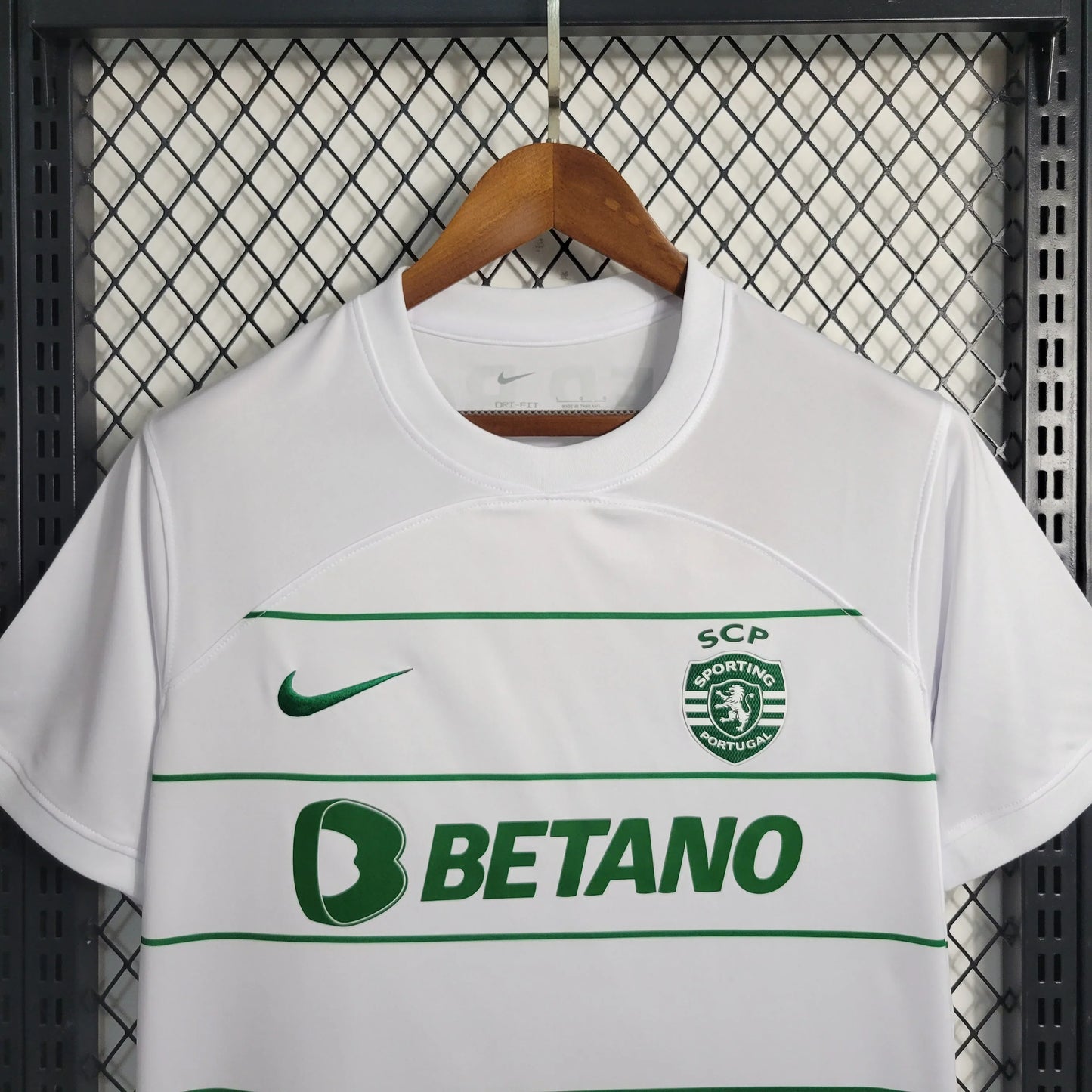 Sporting 2023/24 Secondary Shirt