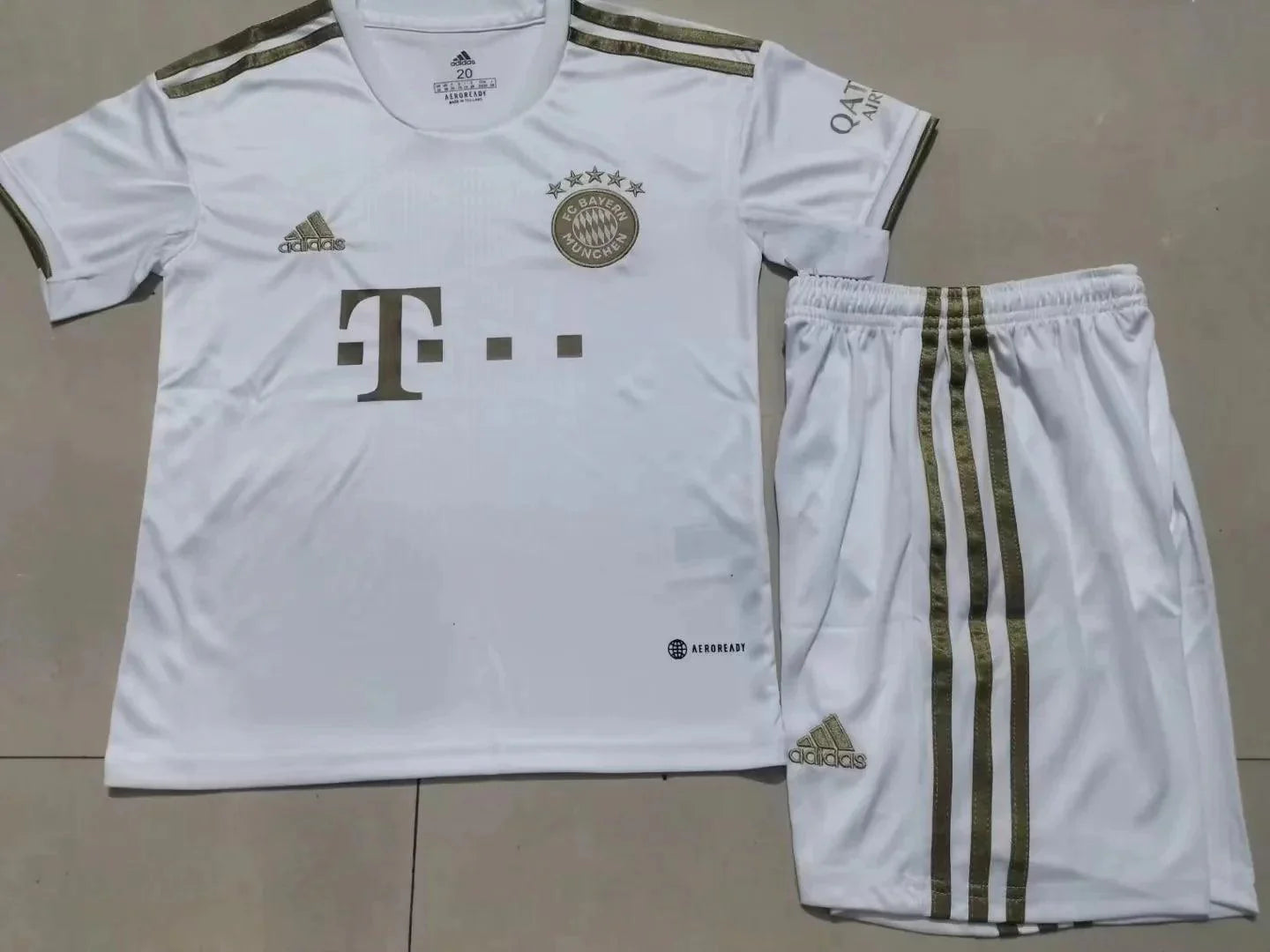 Kit Criança Secundária Bayern Munique 2022/23