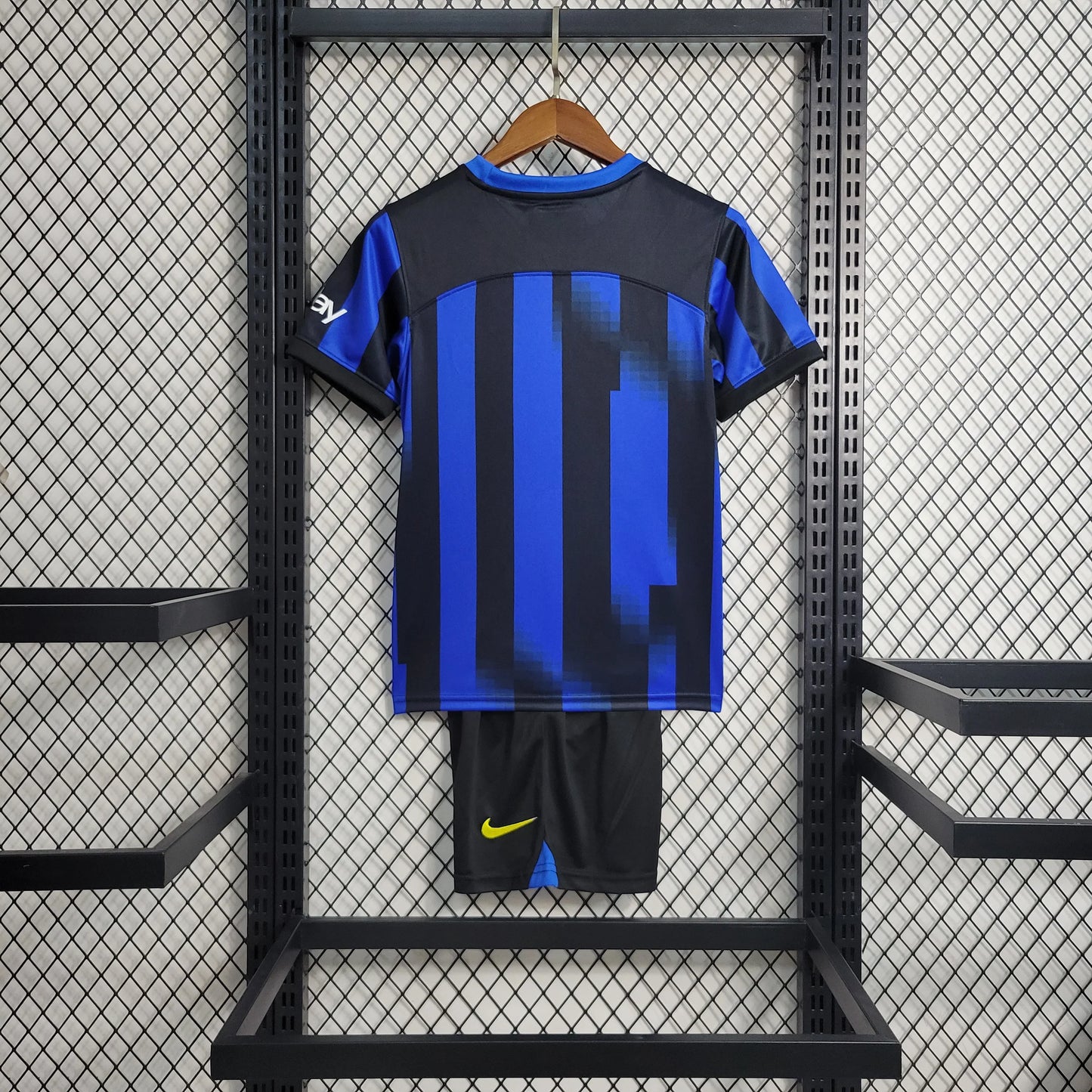 Kit domicile de l'Inter Milan 2023/24 