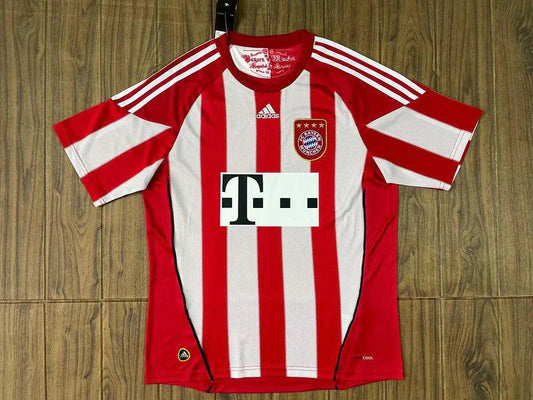 Camisola Principal Bayern Munique 2010/11