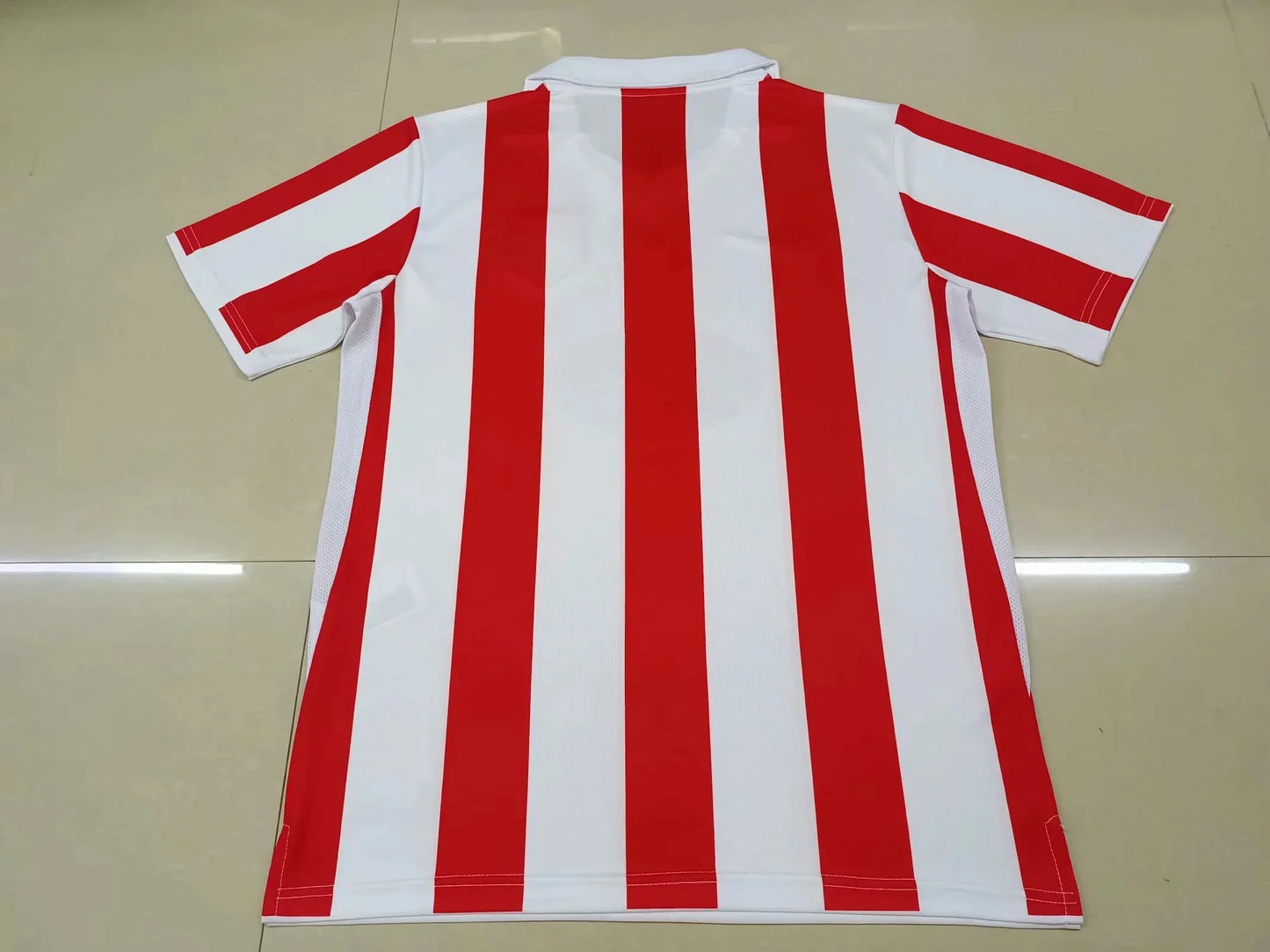 Maillot domicile de l'Atlético de Madrid 2010/11 