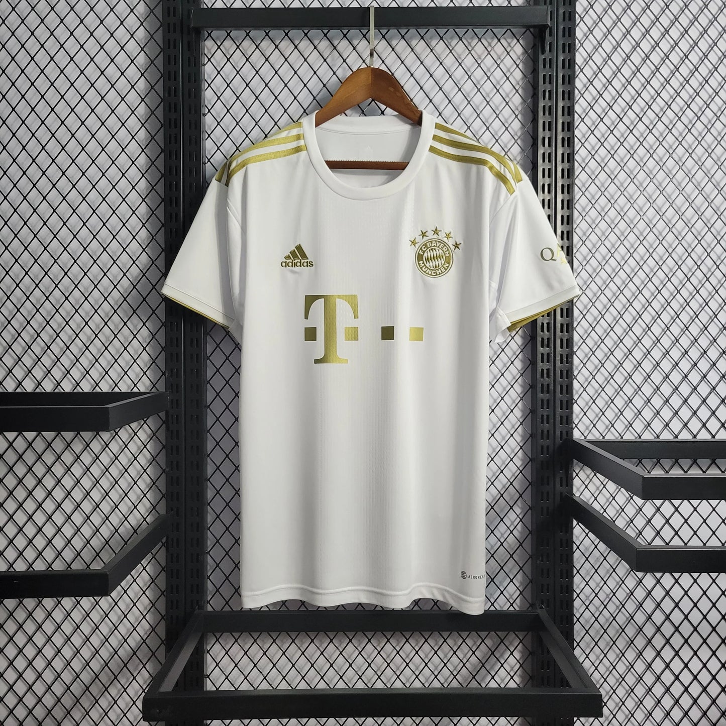 Bayern Munich 2022/23 Secondary Shirt