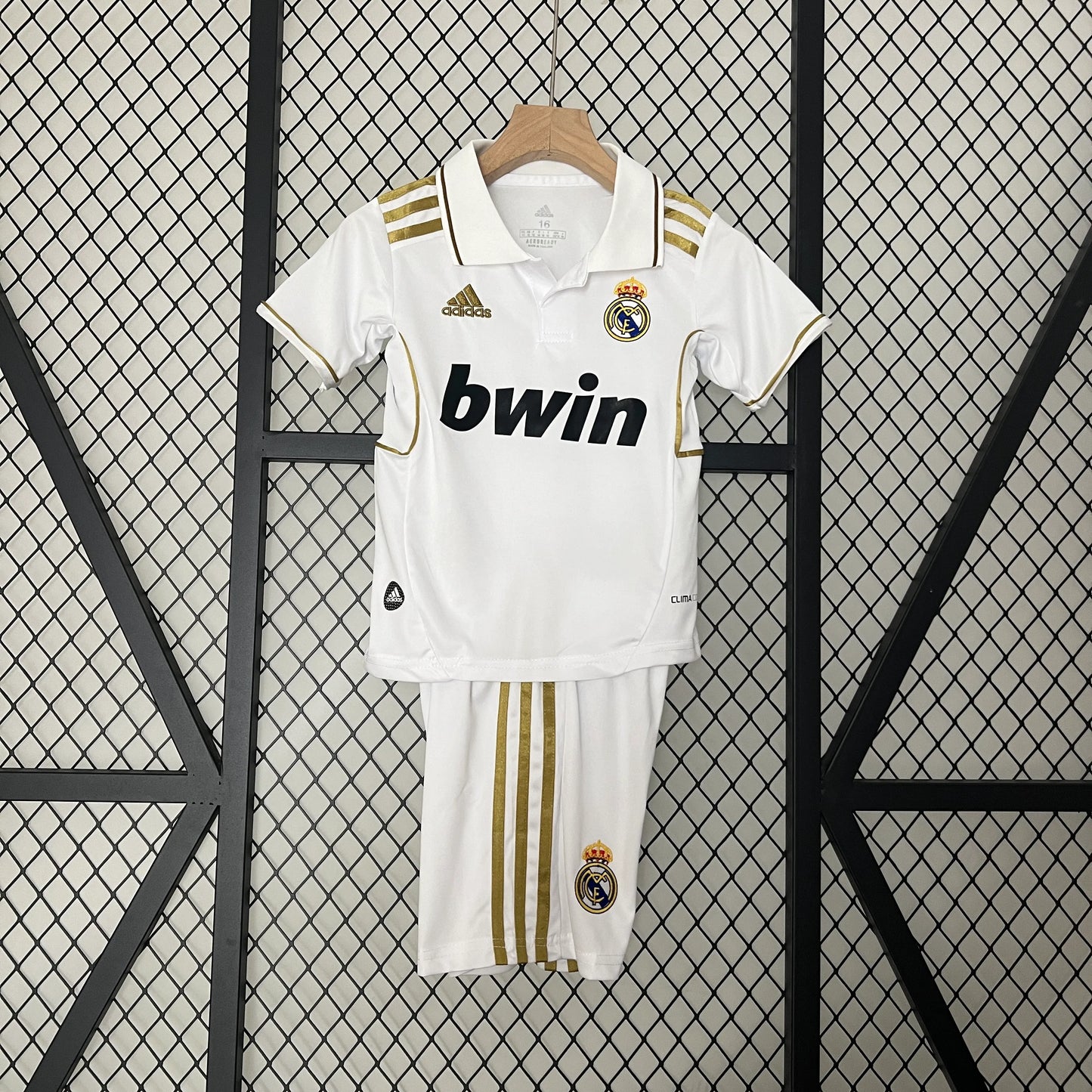 Kit Criança Principal Real Madrid 2011/12