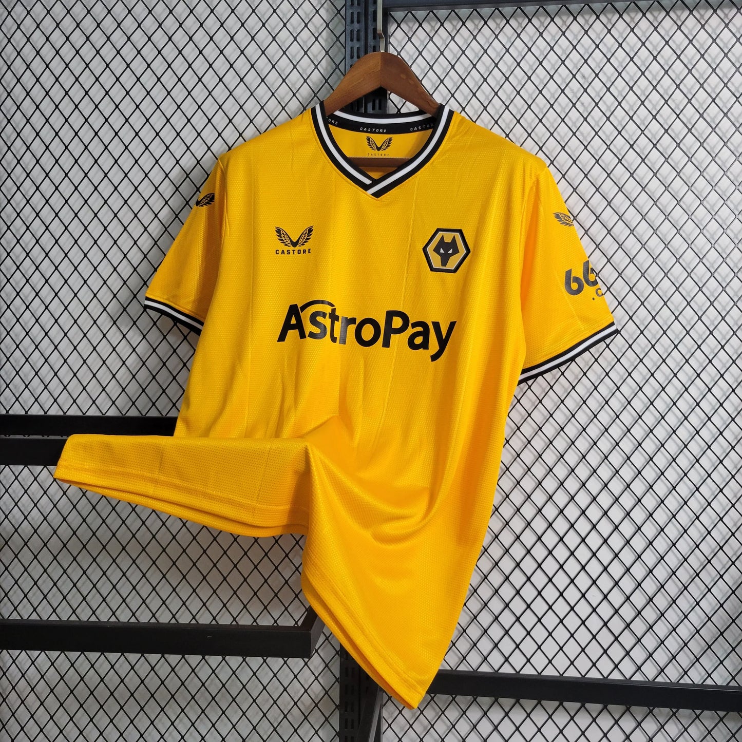 Camisola Principal Wolverhampton 2023/24