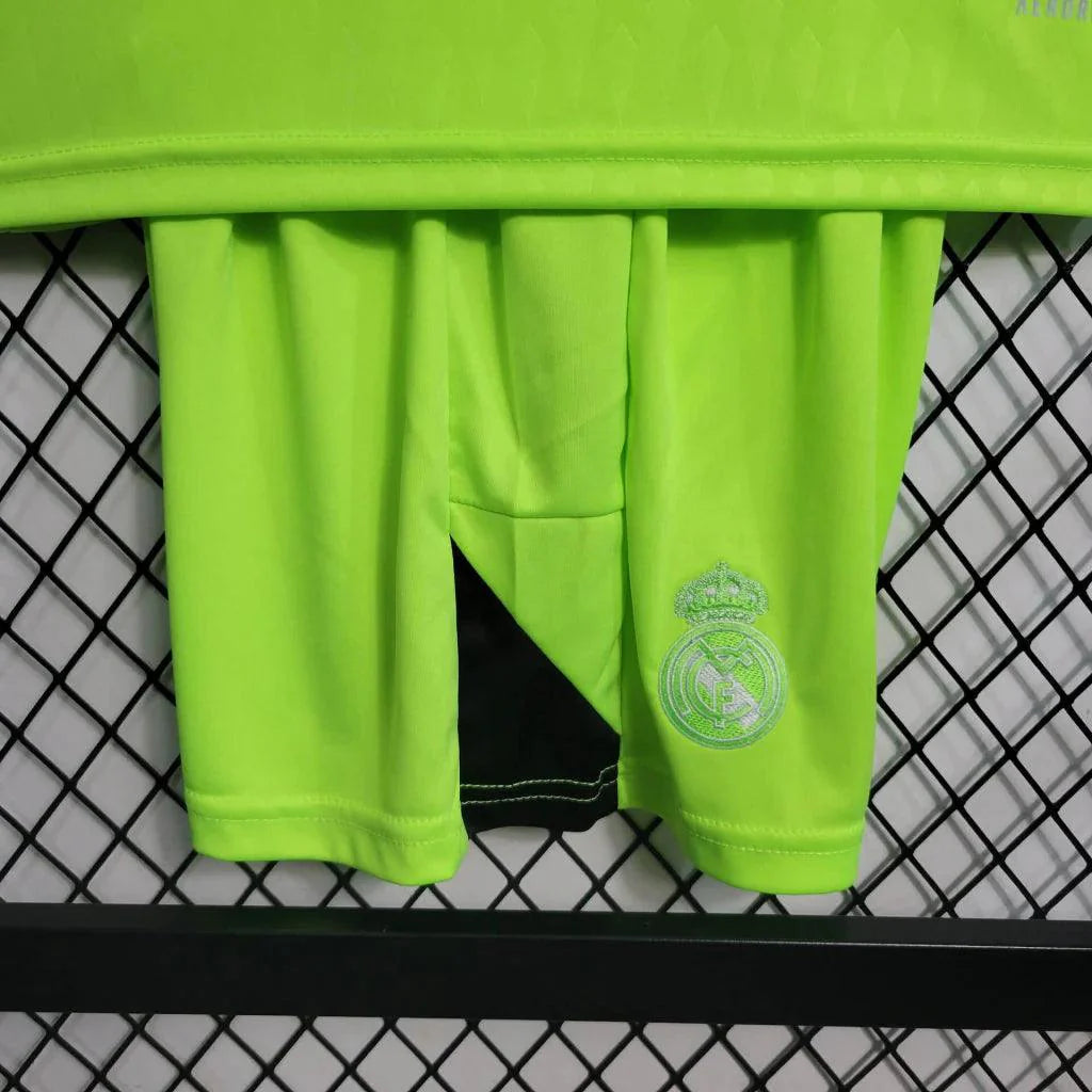 Kit Criança GK Green Fluorescent Real Madrid 2023/24